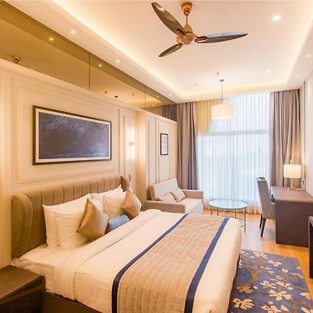 The Cove Wing Hotell Panchkula Exteriör bild