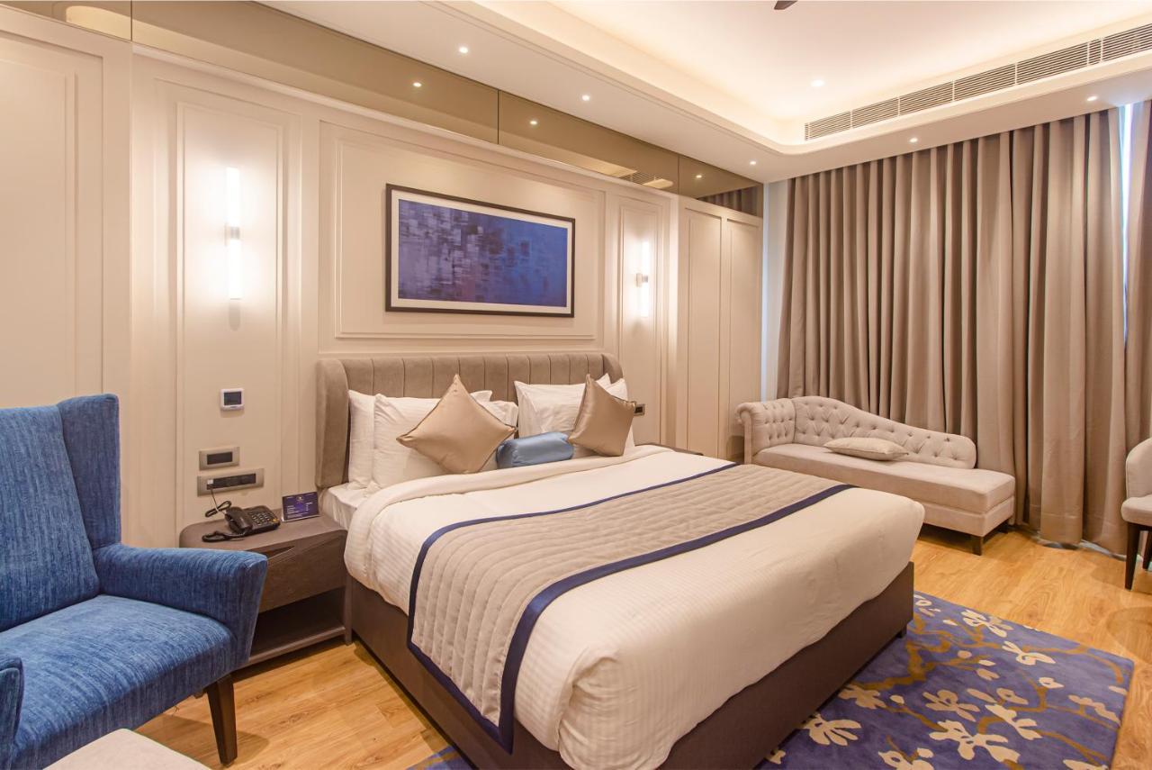 The Cove Wing Hotell Panchkula Exteriör bild