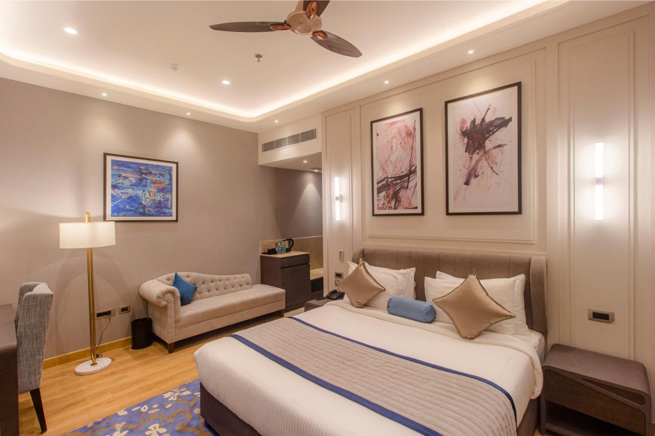 The Cove Wing Hotell Panchkula Exteriör bild