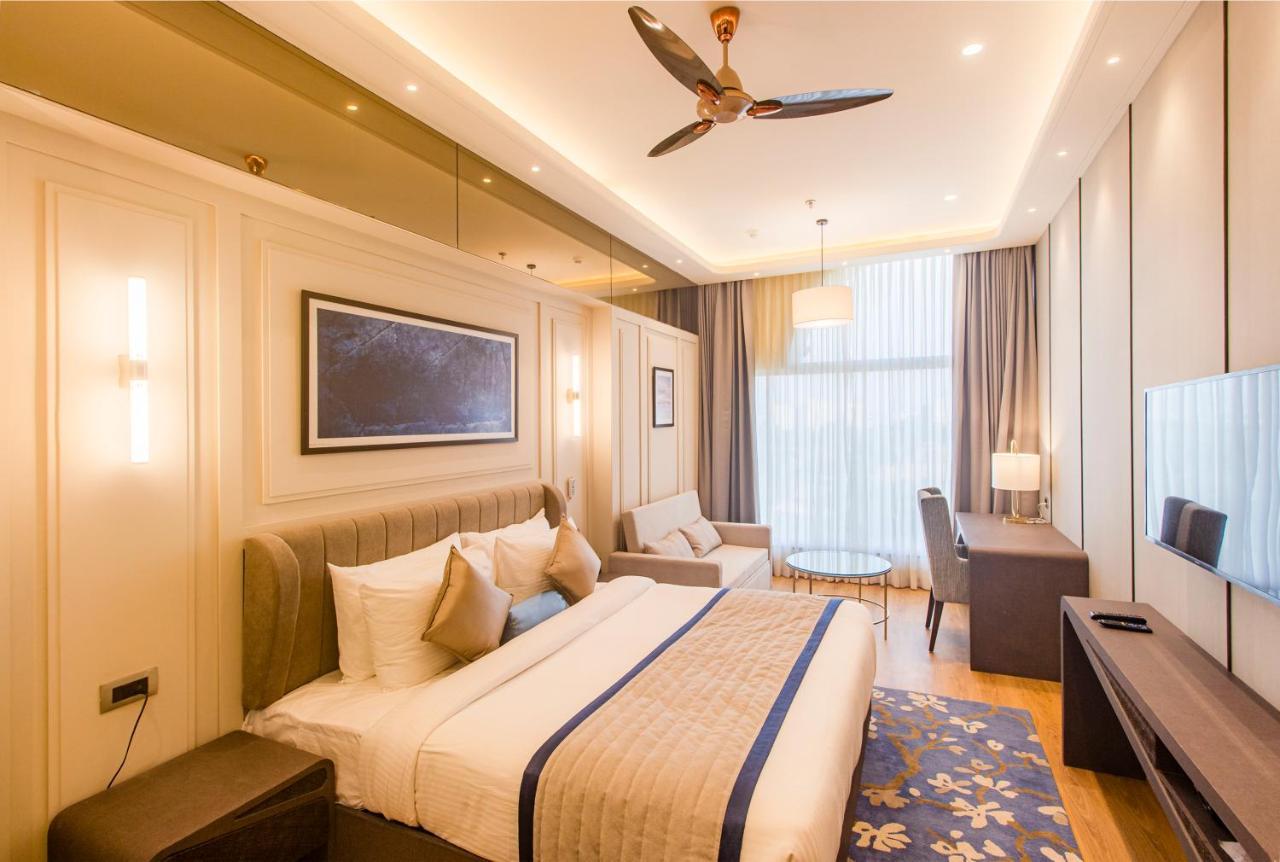 The Cove Wing Hotell Panchkula Exteriör bild